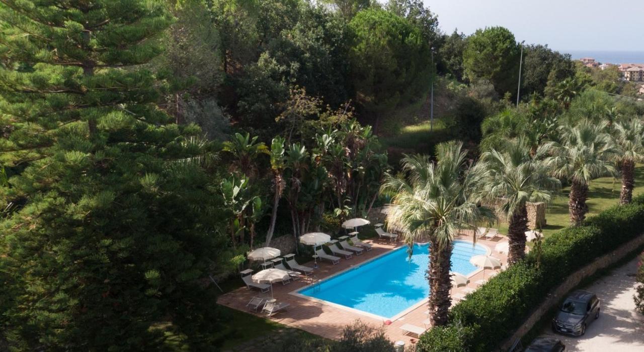 Agriturismo Villa Luca ซานตากาตา ดี มิลลิเตลโล ภายนอก รูปภาพ