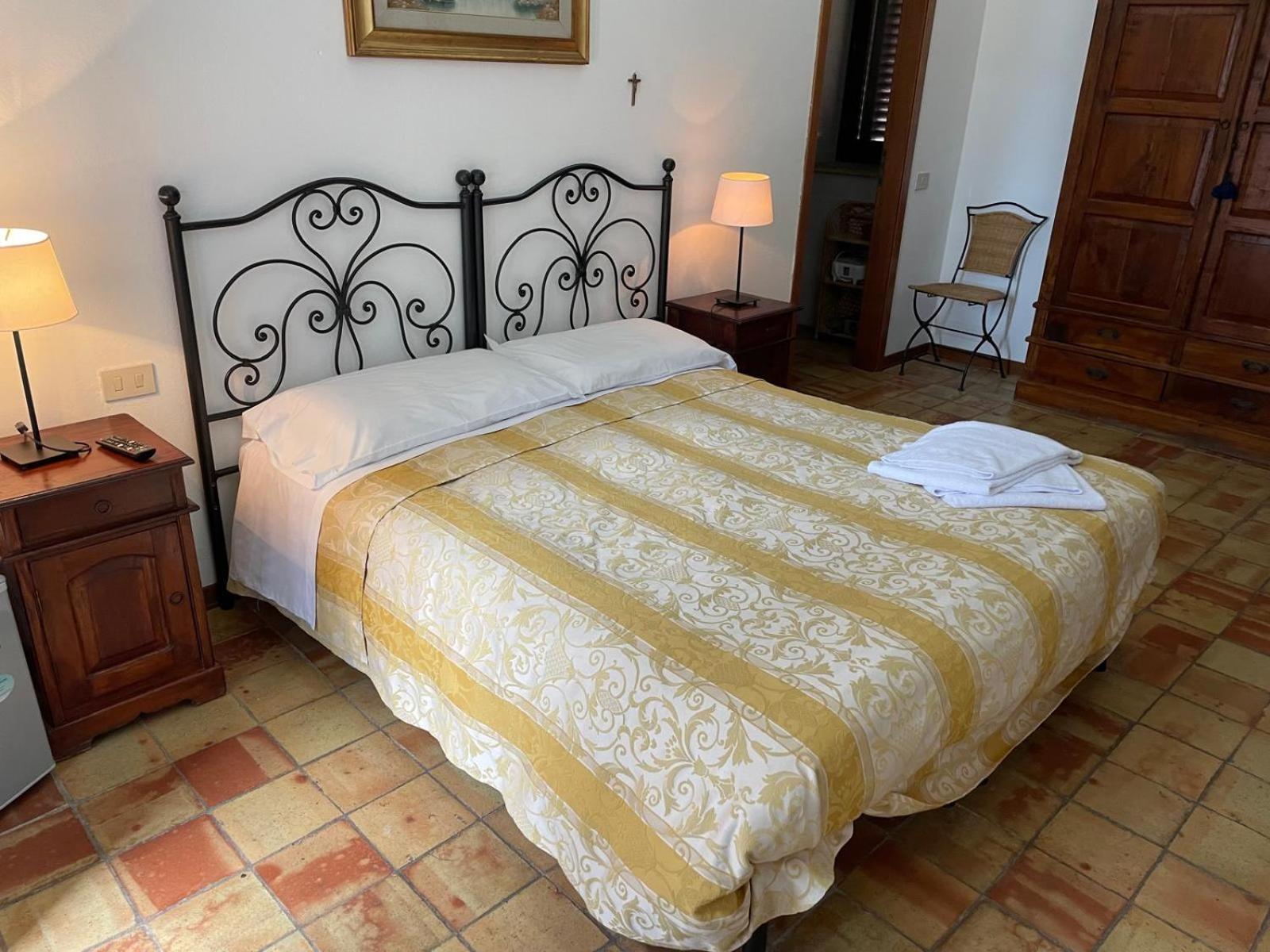 Agriturismo Villa Luca ซานตากาตา ดี มิลลิเตลโล ภายนอก รูปภาพ