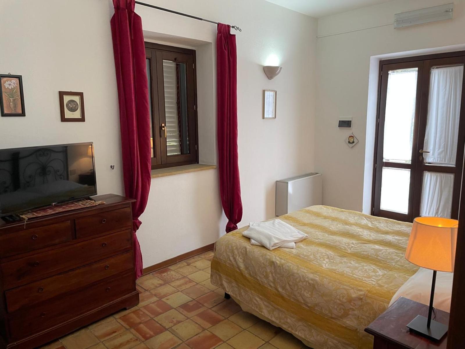 Agriturismo Villa Luca ซานตากาตา ดี มิลลิเตลโล ภายนอก รูปภาพ